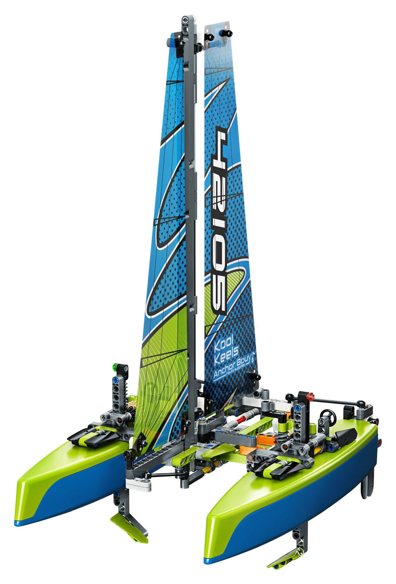 LEGO Technic Catamaran (42105-1)
