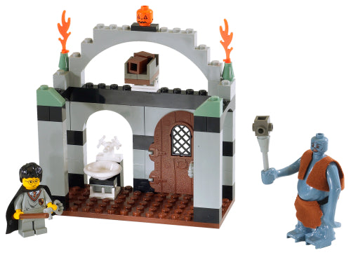 LEGO Harry Potter Troll on the Loose (4712-1)