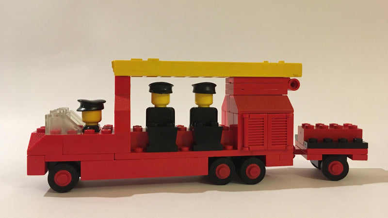 LEGO LEGOLAND Fire Engine with Firemen (693-1)