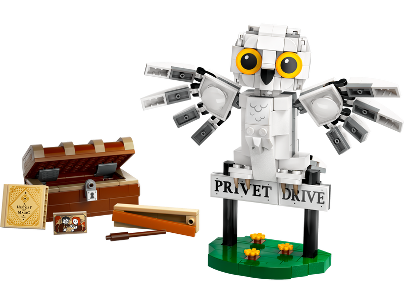 LEGO Harry Potter Hedwig at 4 Privet Drive (76425-1)