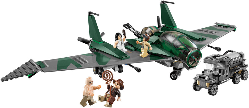 LEGO Indiana Jones Fight on the Flying Wing (7683-1)