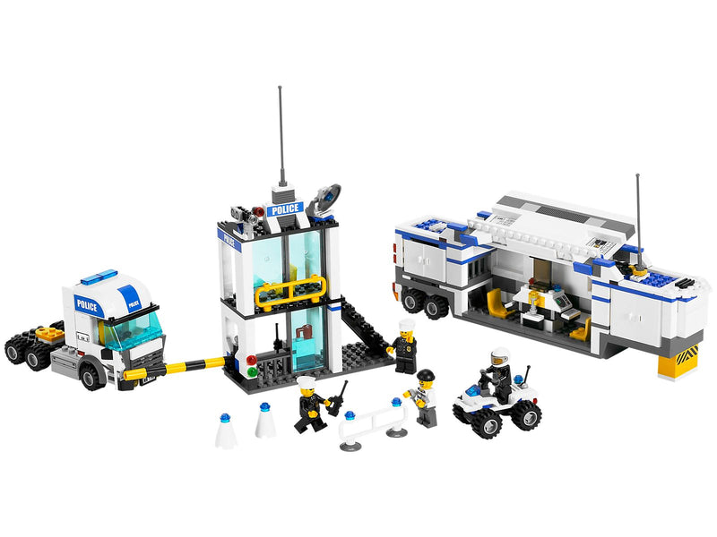 LEGO Town Police Command Center (7743-1)