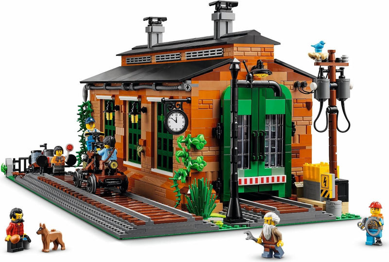 LEGO BrickLink Designer Program Old Train Engine Shed (910033-1)