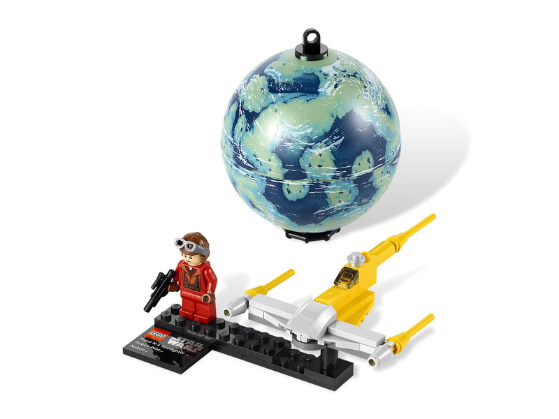 LEGO Star Wars Naboo Starfighter & Naboo (9674-1)
